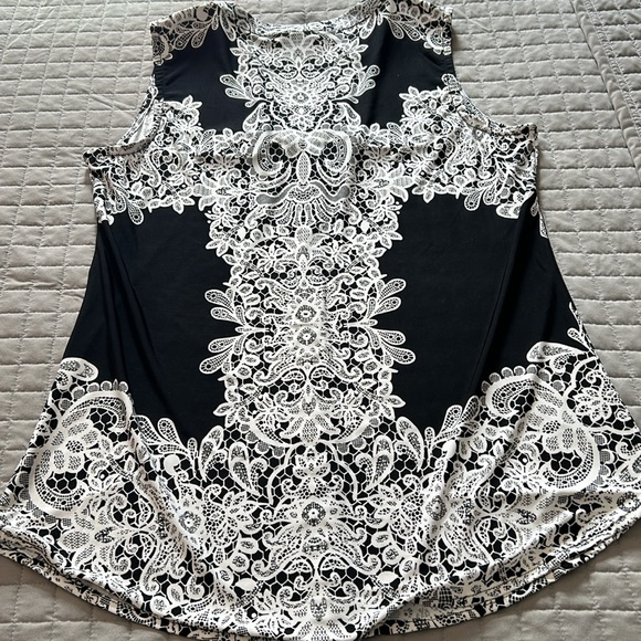 EUC - 🖤 INC Black/White Sleeveless Top - Picture 6 of 8